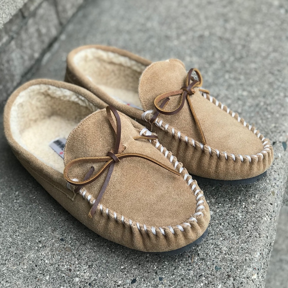NEW Men’s Minnetonka Moccasins